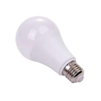 Bulbos interiores blancos del zócalo E27 60m m de la luz del día LED
